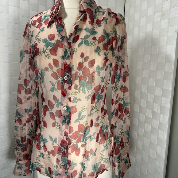 Dolce and Ganbana silk button down blouse with strawberry pattern NWT (Vintage) - Picture 2 of 16